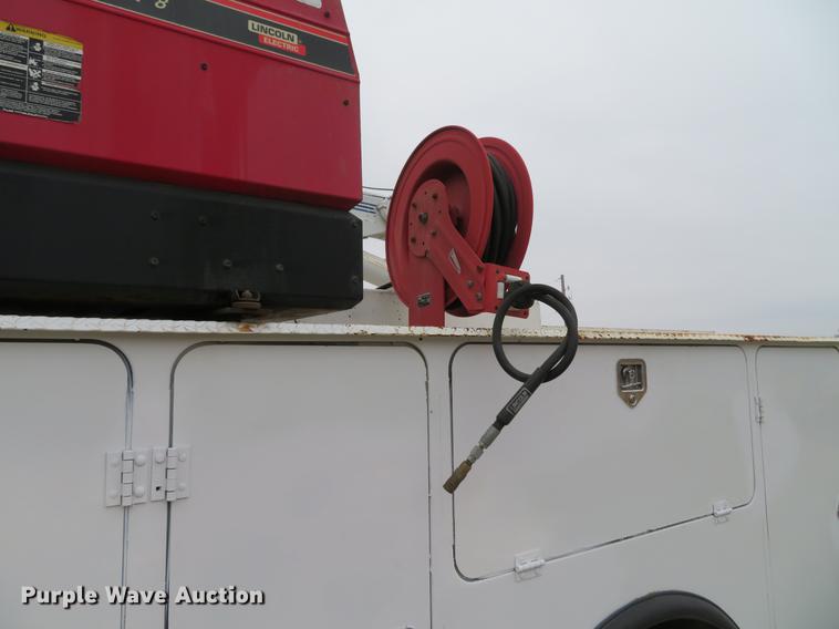 image for item DG3837 1998 GMC C7500 service truck with crane