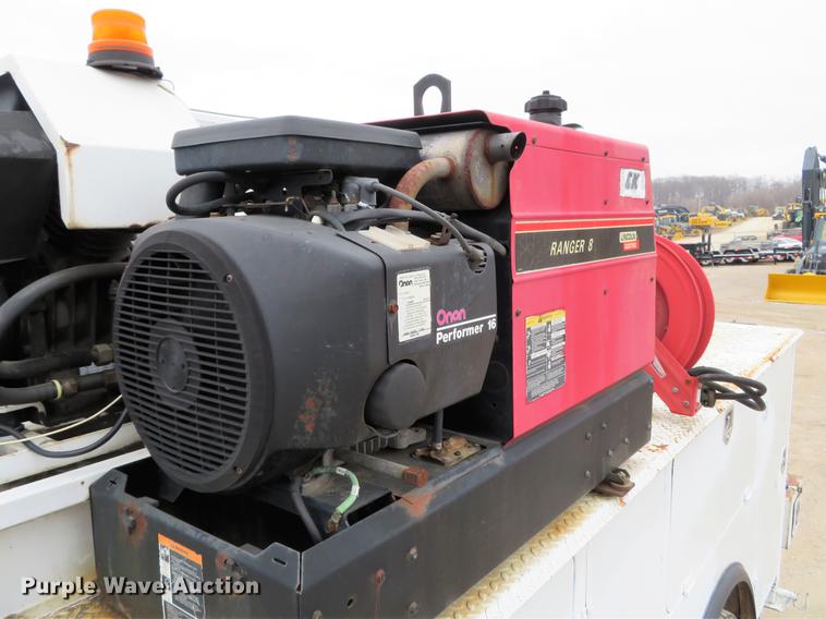 image for item DG3837 1998 GMC C7500 service truck with crane