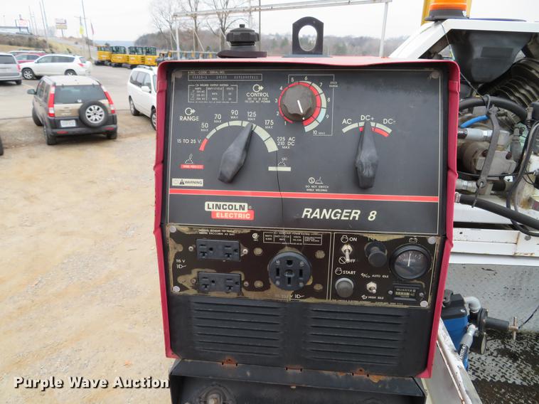 image for item DG3837 1998 GMC C7500 service truck with crane