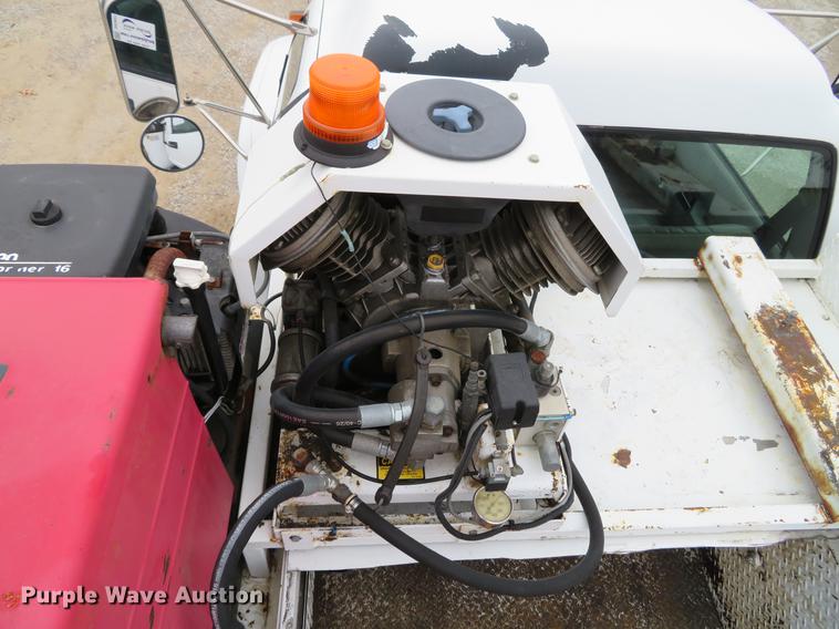 image for item DG3837 1998 GMC C7500 service truck with crane