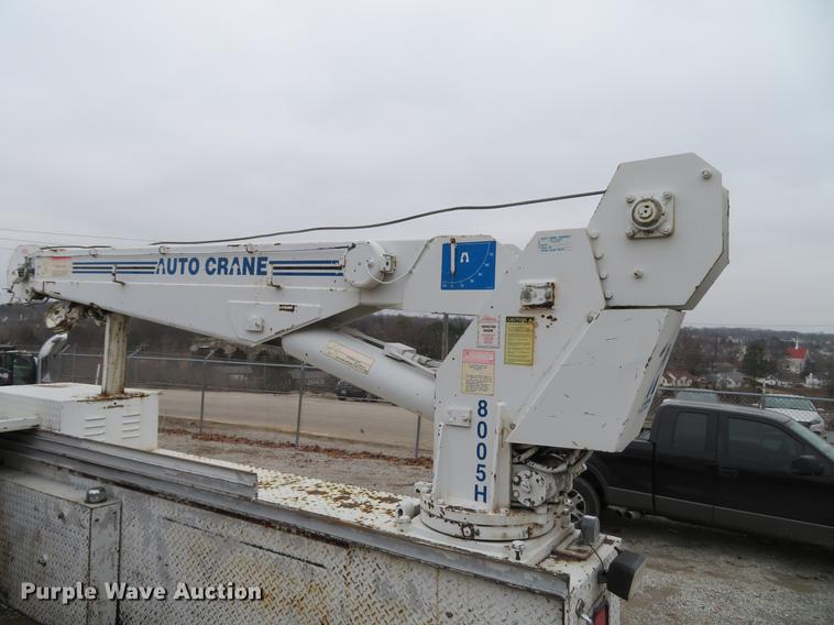 image for item DG3837 1998 GMC C7500 service truck with crane