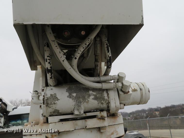 image for item DG3837 1998 GMC C7500 service truck with crane