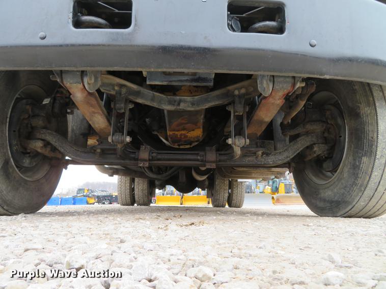 image for item DG3837 1998 GMC C7500 service truck with crane