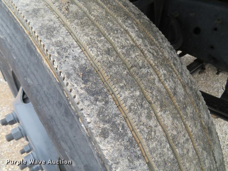 image for item DG3837 1998 GMC C7500 service truck with crane