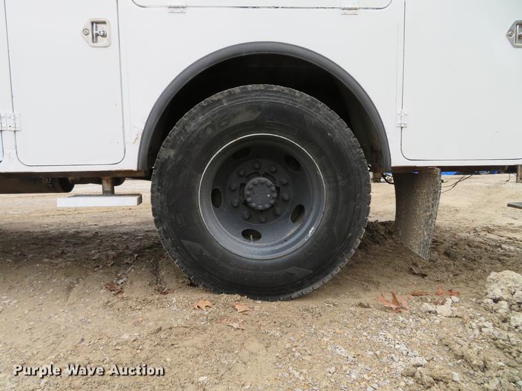 image for item DG3837 1998 GMC C7500 service truck with crane