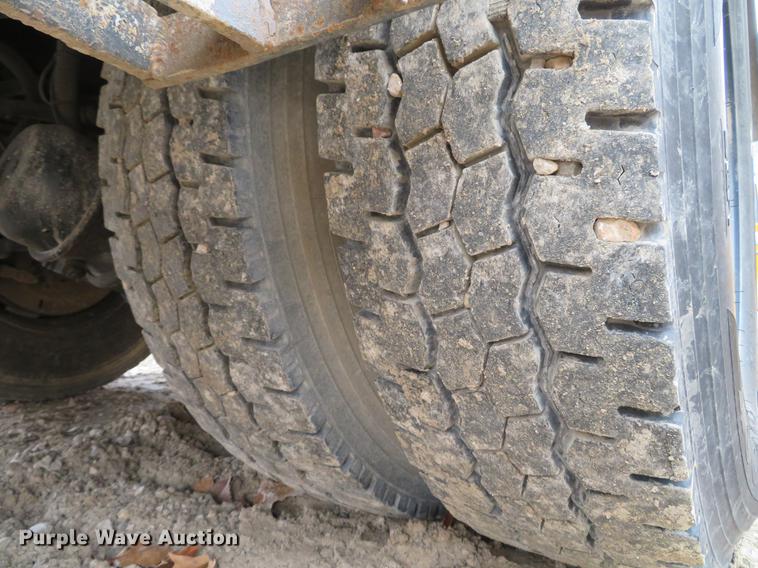 image for item DG3837 1998 GMC C7500 service truck with crane