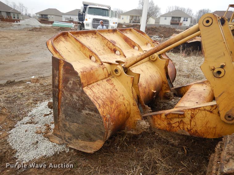 image for item DY9787 1978 Caterpillar 955L track loader