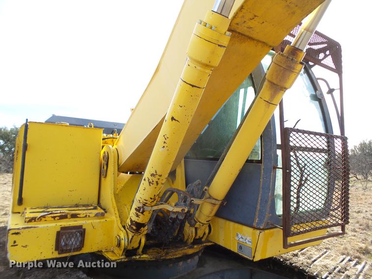 image for item EN9701 2002 New Holland EC215 excavator