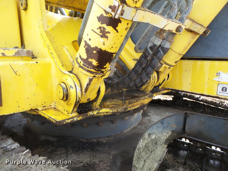 image for item EN9701 2002 New Holland EC215 excavator