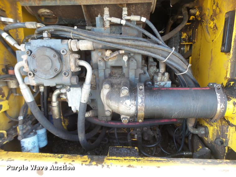 image for item EN9701 2002 New Holland EC215 excavator