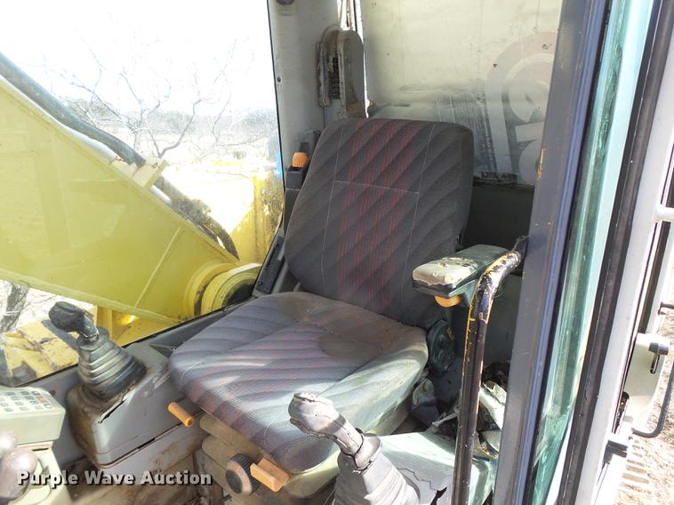 image for item EN9701 2002 New Holland EC215 excavator