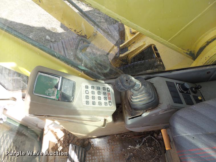 image for item EN9701 2002 New Holland EC215 excavator