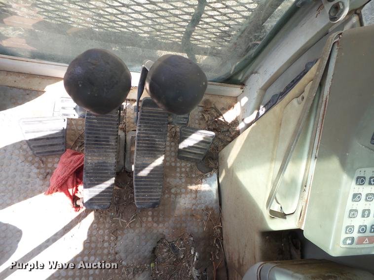 image for item EN9701 2002 New Holland EC215 excavator