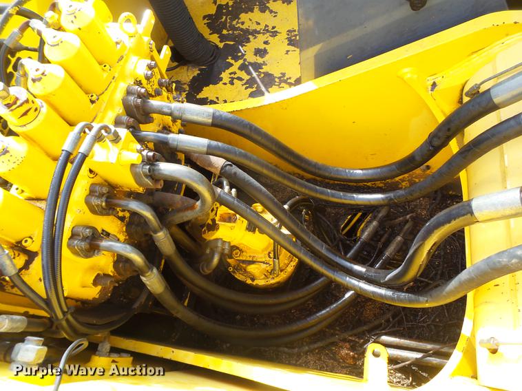image for item EN9701 2002 New Holland EC215 excavator