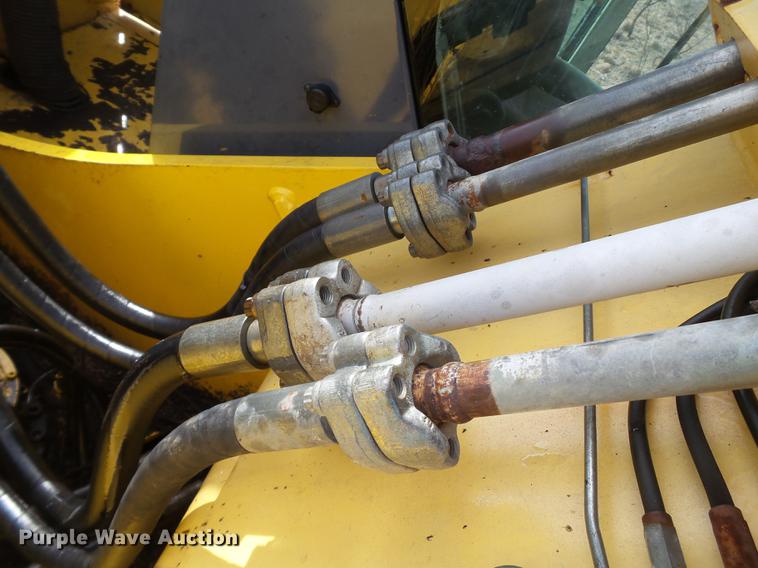 image for item EN9701 2002 New Holland EC215 excavator