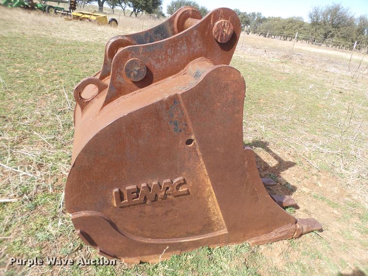 image for item EN9701 2002 New Holland EC215 excavator