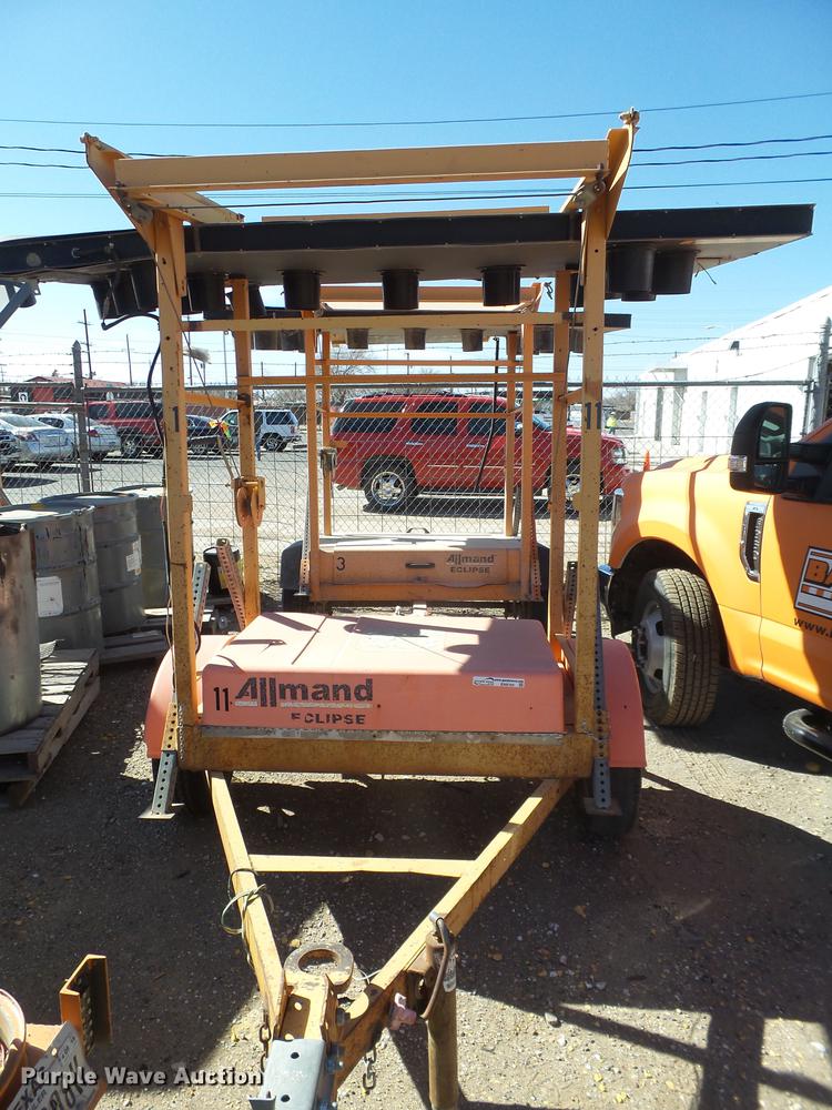 image for item EN9705 (4) Allmand arrow boards