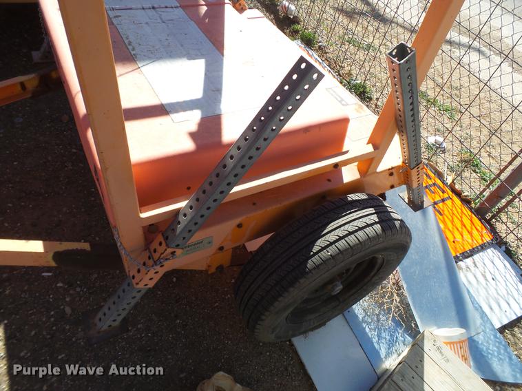 image for item EN9705 (4) Allmand arrow boards