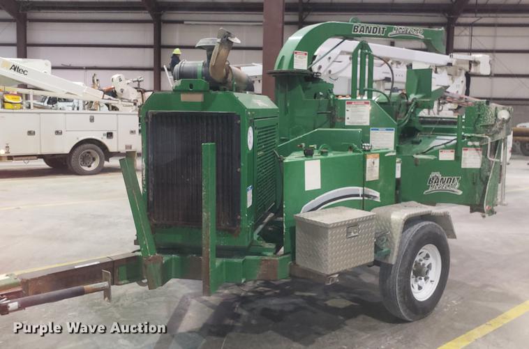 image for item EN9758 2005 Bandit 250 wood chipper