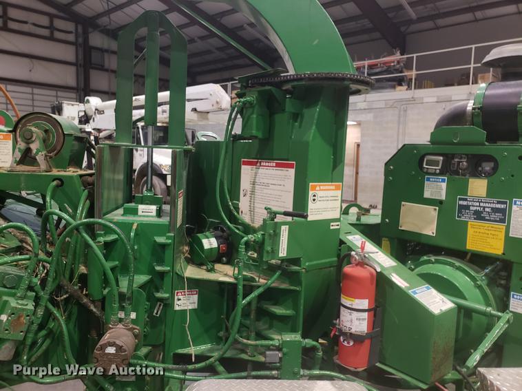 image for item EN9758 2005 Bandit 250 wood chipper