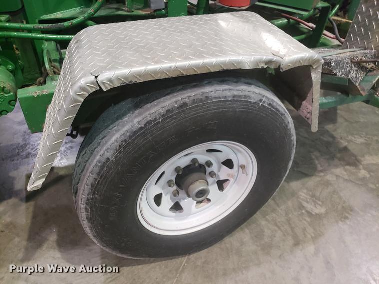 image for item EN9758 2005 Bandit 250 wood chipper