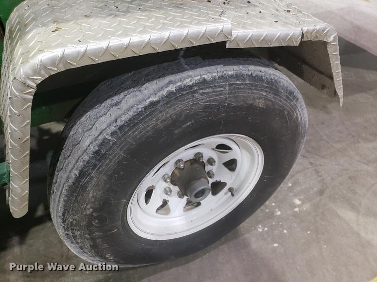 image for item EN9758 2005 Bandit 250 wood chipper