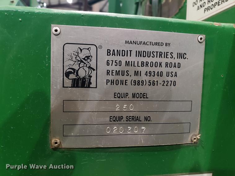 image for item EN9758 2005 Bandit 250 wood chipper