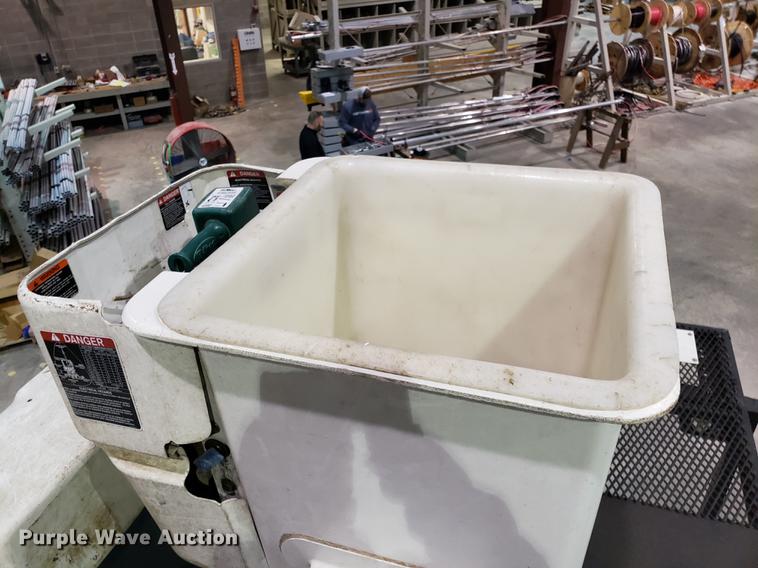 image for item EN9759 2015 Freightliner M2 106 Altec forestry bucket truck