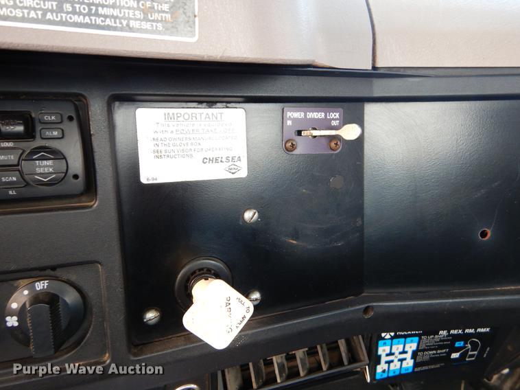 image for item ER9456 1999 International 8100 vacuum truck