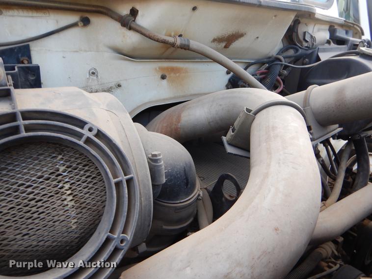 image for item ER9456 1999 International 8100 vacuum truck