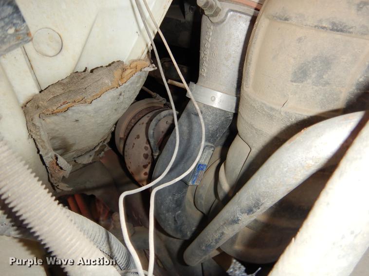 image for item ER9456 1999 International 8100 vacuum truck