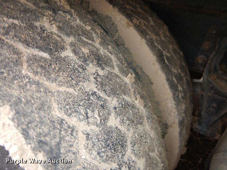 image for item ER9456 1999 International 8100 vacuum truck