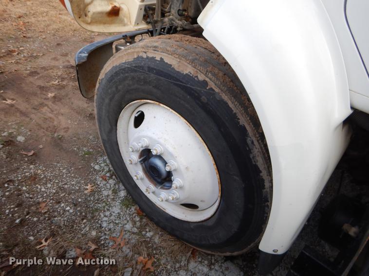 image for item ER9456 1999 International 8100 vacuum truck