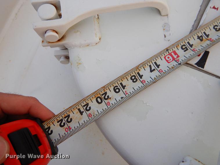 image for item ER9456 1999 International 8100 vacuum truck