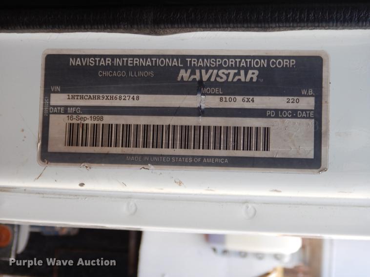 image for item ER9456 1999 International 8100 vacuum truck