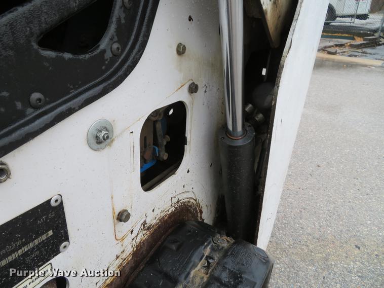 image for item EV9567 2008 Bobcat MT52 compact utility loader