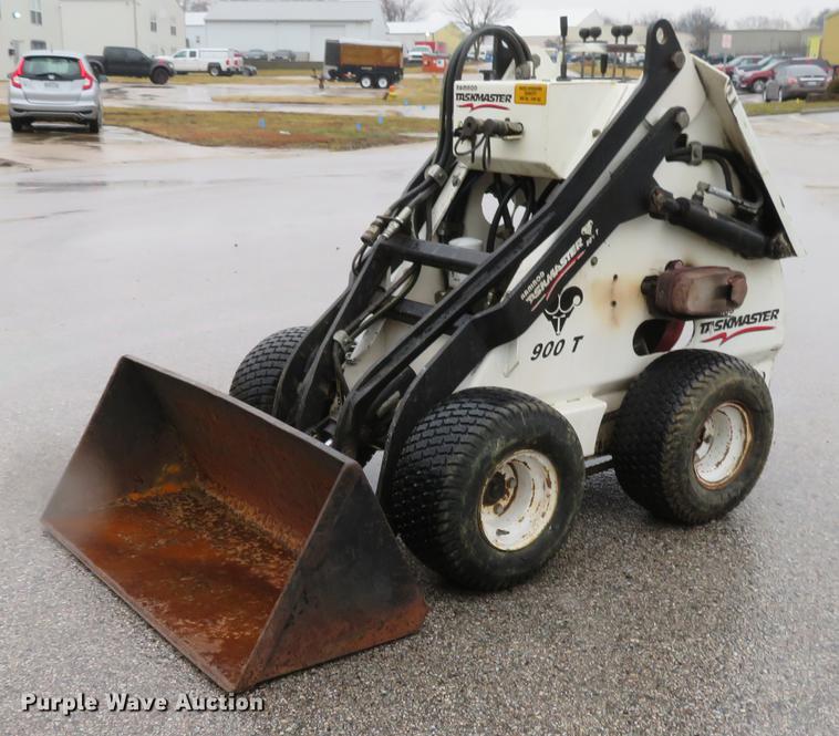 image for item EV9570 Ramrod 900T compact utility loader