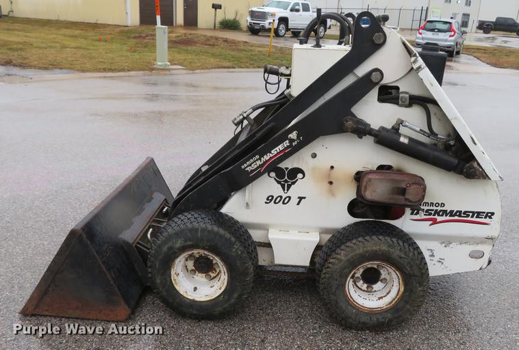 image for item EV9570 Ramrod 900T compact utility loader
