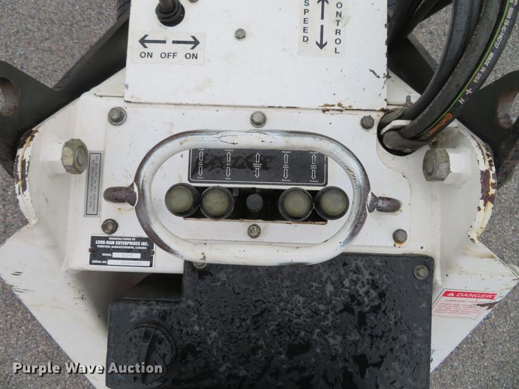 image for item EV9570 Ramrod 900T compact utility loader