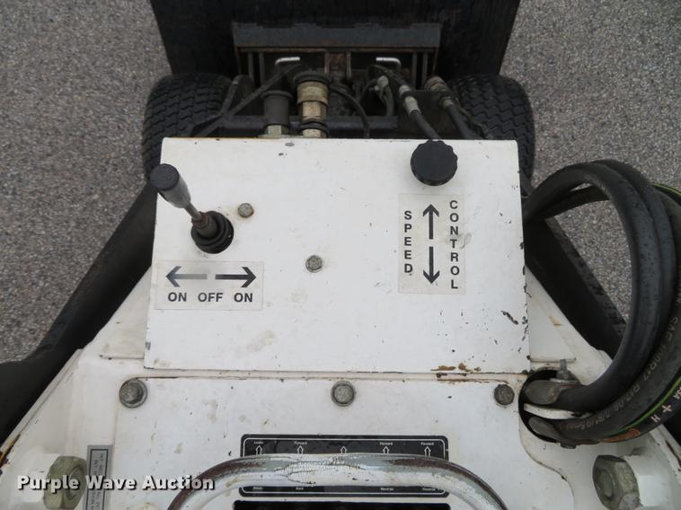 image for item EV9570 Ramrod 900T compact utility loader