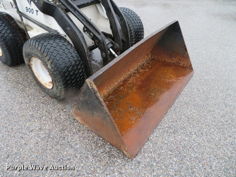 image for item EV9570 Ramrod 900T compact utility loader