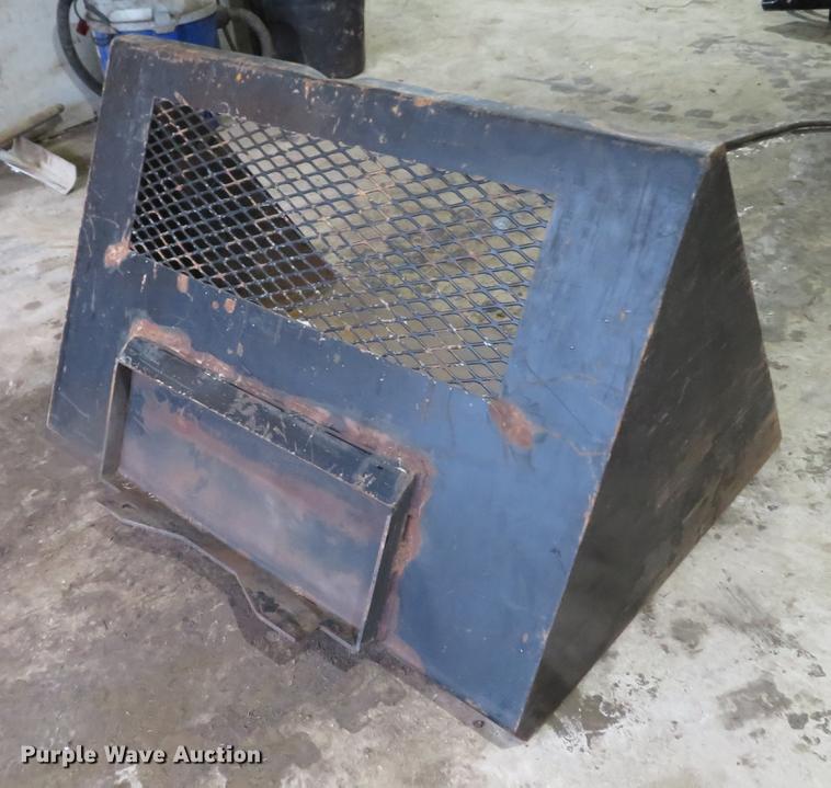 image for item EV9570 Ramrod 900T compact utility loader