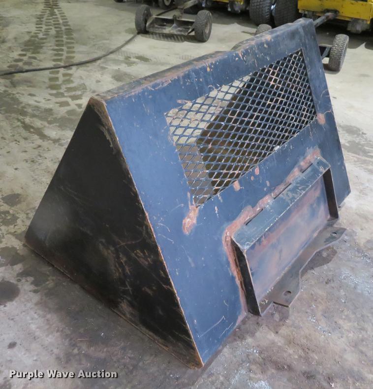 image for item EV9570 Ramrod 900T compact utility loader