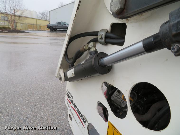 image for item EV9570 Ramrod 900T compact utility loader