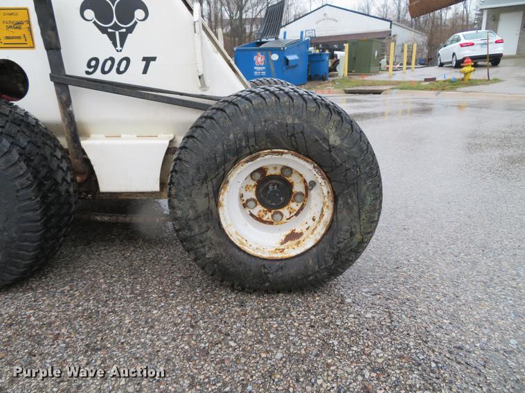 image for item EV9570 Ramrod 900T compact utility loader