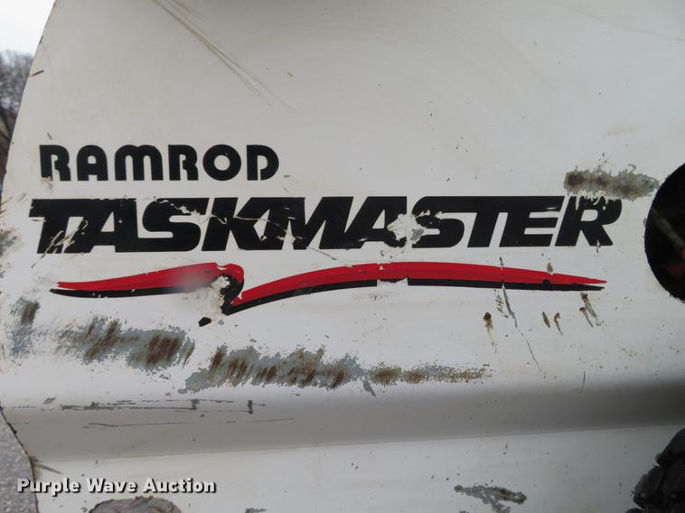 image for item EV9570 Ramrod 900T compact utility loader