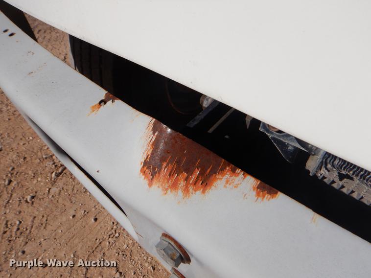 image for item EW9672 2002 International 4700 spreader truck