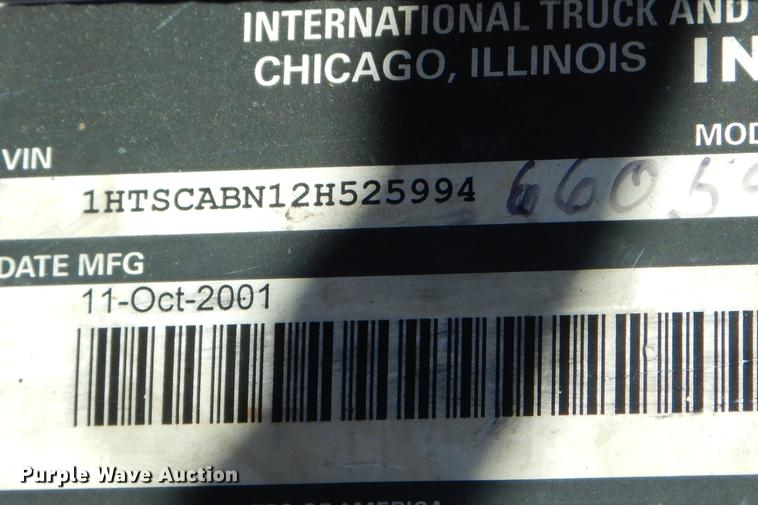 image for item EW9672 2002 International 4700 spreader truck