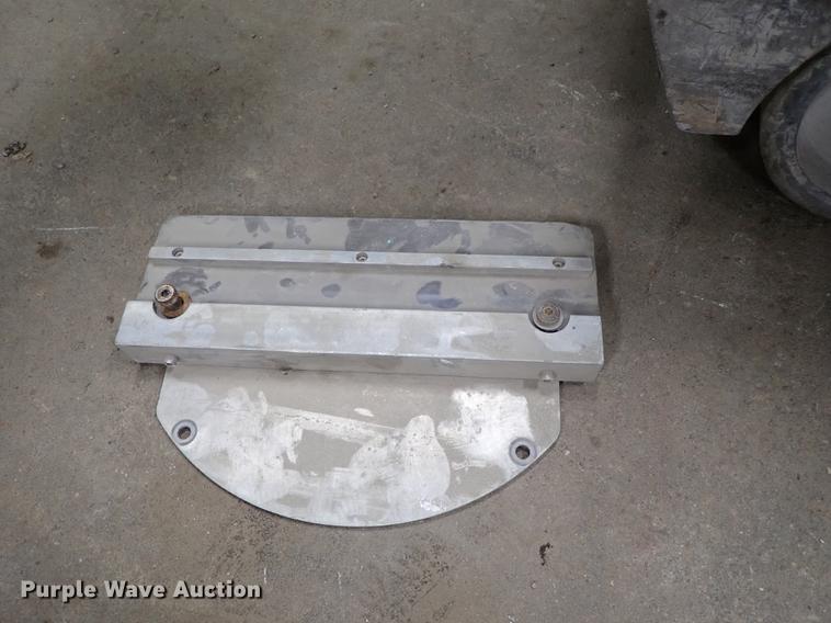 image for item FH9639 Soff Cut X450 concrete saw