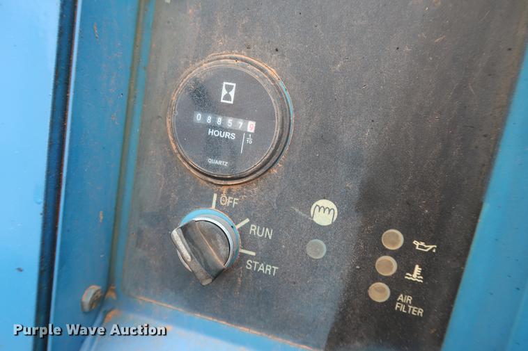 image for item FI9757 2002 Genie TML-4000N light plant